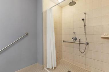 Days Inn by Wyndham Hamilton - Downtown