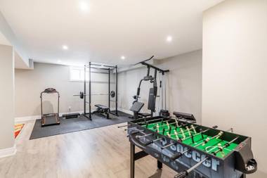 Modern Hamilton Homes Lake Ontario Shore by Simply Comfort