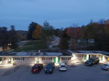 Silver Maple Motel