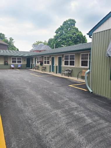 Maple Leaf Motel