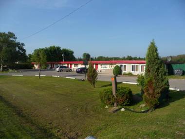 The Silver Birch Motel