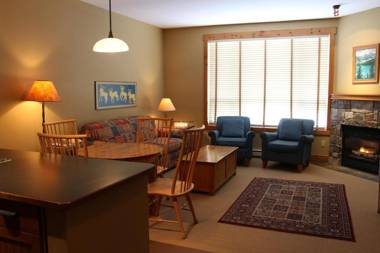 Timberline Lodges by Fernie Lodging Co