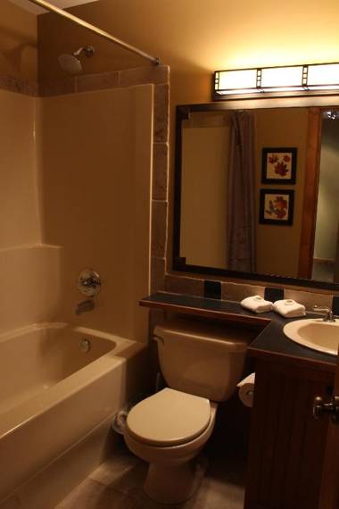 Timberline Lodges by Fernie Lodging Co