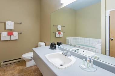 Fernie Slopeside Lodge