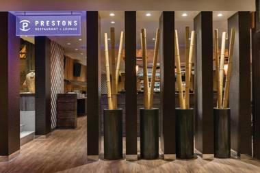 Coast Edmonton Plaza Hotel by APA
