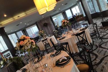 Holiday Inn Express Edmonton Downtown an IHG Hotel