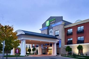 Holiday Inn Express Hotel & Suites Dieppe Airport an IHG Hotel