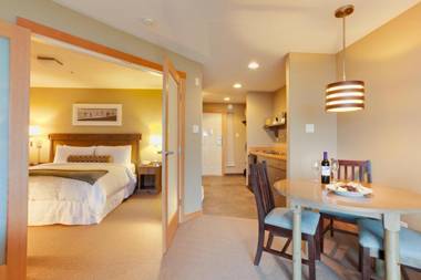 Kingfisher Oceanside Resort & Spa