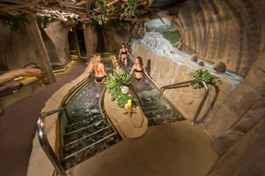 Kingfisher Oceanside Resort & Spa