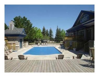 Gorgeous Loft in the Heart of Blue Mountain