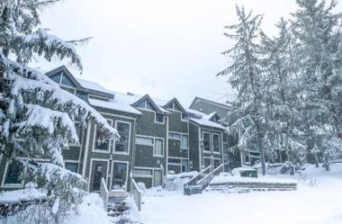 Chateau Ridge 218 Blue Mountain 2BR Slope side Chateau Ridge