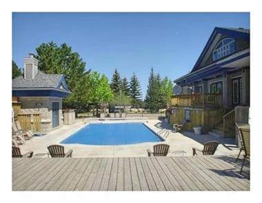 Loft with a view of Blue - Free Wifi Linens and Towels Included