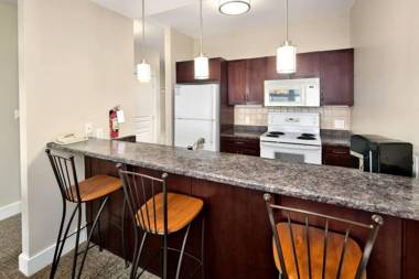 2 Bedroom Rivergrass Steps to Village