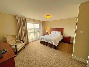 Spacious Blue Mountain 2 Storey - Wifi Pool Close to the Village & Golf