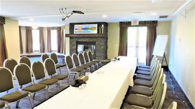 Fenwick Vacation Rentals Inviting Rocky Mountain HOT TUB in Top Rated Condo