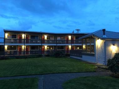 Campbell River Lodge by Riverside