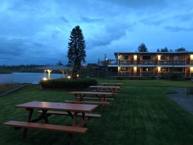 Campbell River Lodge by Riverside