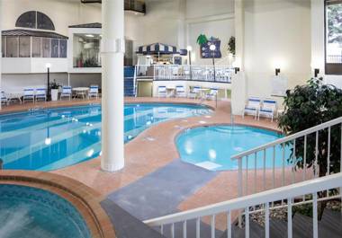 Sheraton Cavalier Calgary Hotel