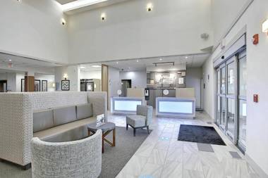 Holiday Inn Express Airport Calgary an IHG Hotel
