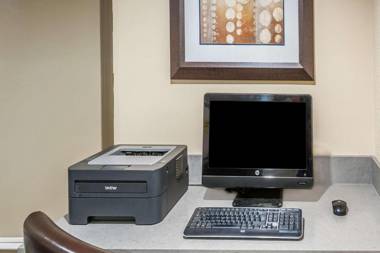 Super 8 by Wyndham Calgary/Airport