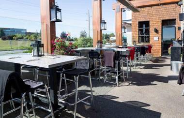 Sandman Signature Calgary Airport Hotel