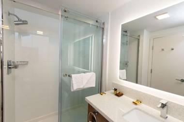 Executive Residency by Best Western Calgary City View North