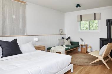 Somewhere Inn Calabogie