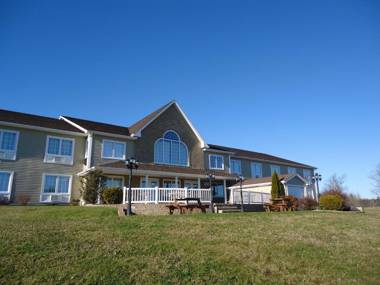 Auberge Bouctouche Inn & Suites