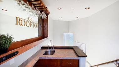 Bliss by the Bay w/ Amazing Rooftop Patio