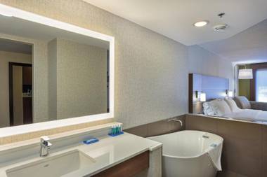 Holiday Inn Express & Suites - Belleville an IHG Hotel