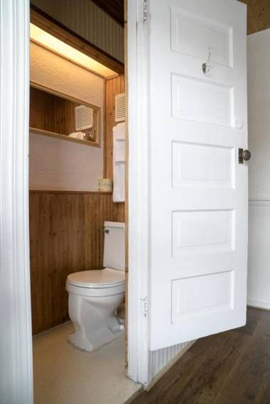 Blue Mountain Lodge Bed & Breakfast