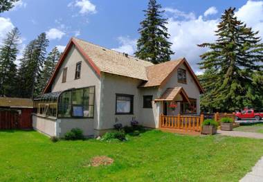 Riverfront Estate Bed&Breakfast Banff