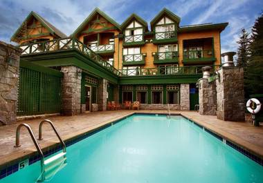 Pinnacle Hotel Whistler