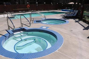 Tantalus Resort Lodge