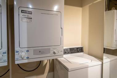 The Woodrun Lodge by Whiski Jack