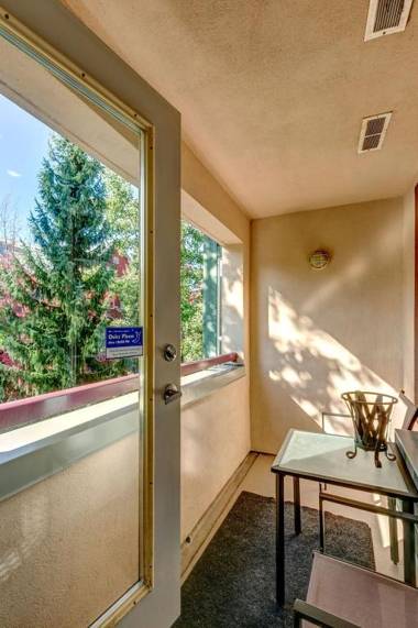 Town Plaza Suites by Golden Dreams