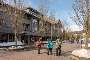 Glacier Lodge Resort