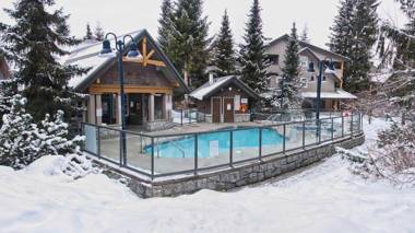 Attractive Townhouse in Whistler Village with Hot Tub