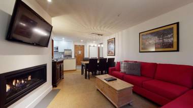 Ski In Ski Out Apartment with Pool and Hot Tub by Harmony Whistler