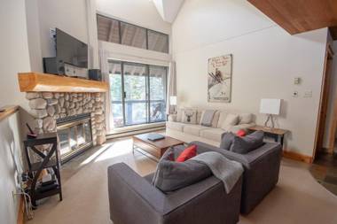 Spacious Benchlands Chalet by Harmony Whistler