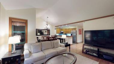 Peaceful Home with PRIVATE Hot Tub and Garage by Harmony Whistler