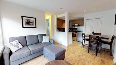 Amazing Location with PRIVATE Hot Tub by Harmony Whistler