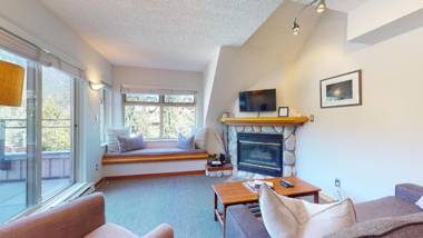 Cozy 1BR steps from Creekside Gondola by Harmony Whistler Vacations