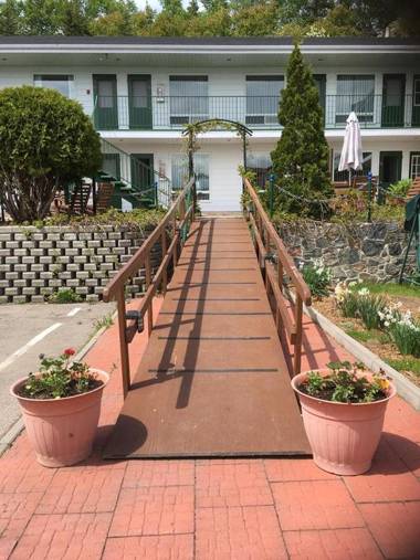 Hotel-Motel Les Voitures d'Eau