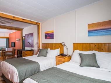 Au Pic de l'Aurore Motel-Chalets