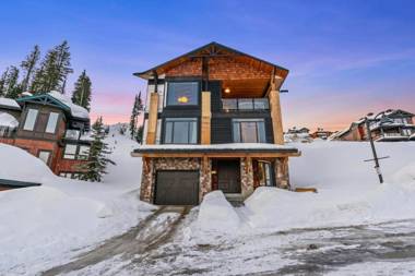 Chalet Monashee - Brand New High-End Property with Amazing Views