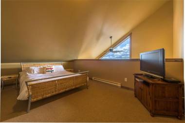 Trapper's Lodge - 4 Bd wGreat View Private Hot Tub