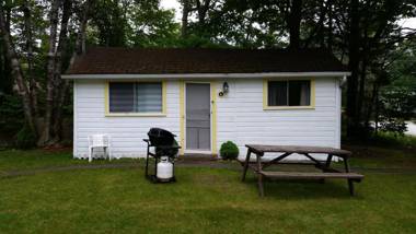 Woodland Cedars Family Cottage Resort