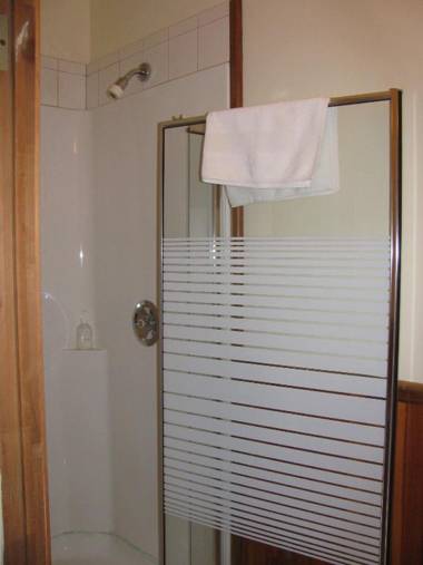 Sasquatch Crossing Eco Lodge B&B