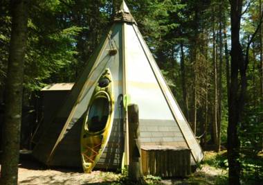Aux Tipis de la Rivière Sauvage